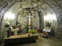 das Grab der deutschen Soldaten hinter Mauern