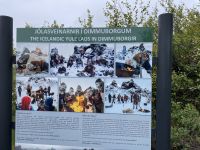 Rundgang an den Lavafeldern von Dimmuborgir