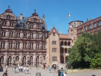 DSCN6611.JPG    Schlosshof