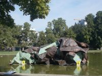 DSCN6700.JPG             Kunst- Dach vom Opernhaus