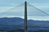Helgelandsbrücke über den Leirfjorden an der Helgelandskysten