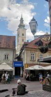 In der Altstadt Zagrebs findet man verwinkelte Gassen, etliche Cafés und Straßenmusiker aller Art