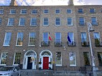 1. Tag – Stadtrundfahrt in Dublin – Merrion Square – Georgianische Stadthäuser