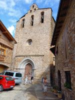 alte Kirche im Pyrenäendorf