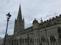 4. Tag – Spaziergang auf der Stadtmauer von Derry – St Columb’s Cathedral