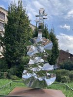 Exklusivreise rund um den Gardasee - Geigenskulptur vor dem Violinmuseum in Cremona