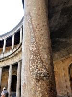 Konglomeratgestein als Säule