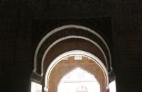 kunstvolle Bögen in der Alhambra
