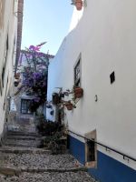 In den engen Gassen von Obidos