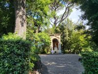 In den Vatikanischen Gärten, am höchsten Punkt des vatikanischen Hügels