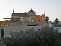 Blick auf die Mezquita am Abend ohne Regen