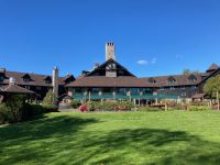 6. Reisetag – Parc Omega – Mittagspause im Château Montebello