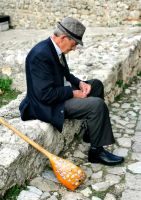 Musiker am Fuße der Festung Kruja