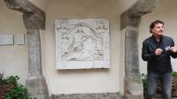 Sterzing, Rathaus, Mitrastein