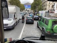 …pariser Verkehr. Es bewegt sich nichts!