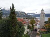 Lugano, Blick über Altstadt und Standseilbahn zum See