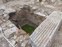 Ausgrabungen altes Thira Zysterne