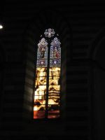 Orvieto: Kathedrale, Buntglas- und Alabasterfenster