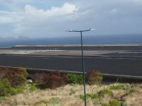 Blick auf die Landebahn des Flughafens