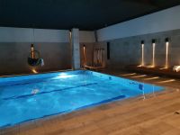 Schwimmbad im Shuum Hotel