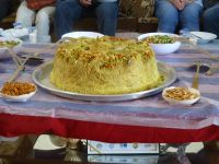 „Magluba“, das „umgestürztes Hühnchen“ – leider kann man den köstlichen Duft, den das Gericht verströmt, nicht riechen.