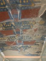 Auch die Decke im Gang des Grabes ist bemalt
