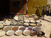 Weihrauch, der Harz, der Petra zu Wohlstand geholfen hat, wird auch heute noch angeboten. 