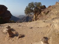 Ein Stück weiter ist kaum noch ein Mensch, es ist ganz still. 