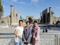 Stadtbesichtigung: Registan-Platz in Samarkand