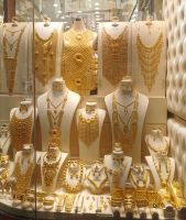 Üppiger Goldschmuck im Souq von Dubai