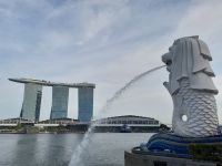 Marina Bay Sands Hotel und Merlion