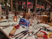 Festlich eingedeckter Tisch für Gala Dinner