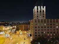 Plaza de Espana mit Hotel Catalonia Plaza.jpg