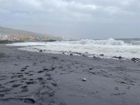 Der hohe Wellengang lässt kein Bad im Ozean zu