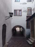 Tag 4 (5) Wasserburg Hinterhof mit Himmelsleiter.jpg