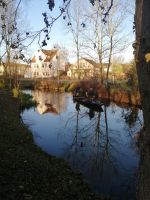 Ein Angler mit dem Hecht