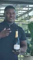 Sommelier erklärt die Weine 