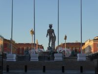 Tag 1 Spaziergang durch die Altstadt von Nizza, Apollo Brunnen