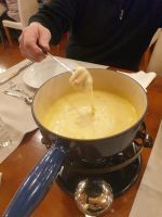 Und abends gibt es Käsefondue im Hotel