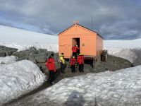 Landgang am Damoy Point auf Anvers Island - argentinische und britische Schutzhütte