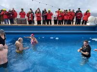 Eisbaden auf dem Schiff