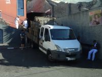 Beladen der Korbschlitten