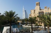 Souk Madinat Jumairah mit Blick auf Burj Al Arab
