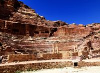 Nabatäisches Theater mit römischer Bühne