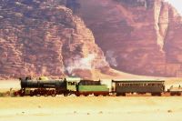 Die Dampflock kommt gerade gefahren, als wir zum Wadi Rum unterwegs sind