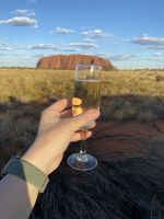 Sonnenuntergang mit Sekt am Uluru