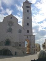 Trani - Basilica di San Nicola Pellegrino mit Glockenturm