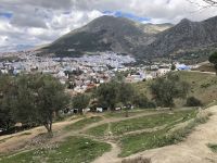 Blick von Weitem auf Chefchaouen