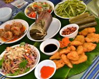 Mittagessen im Pfahlhaus