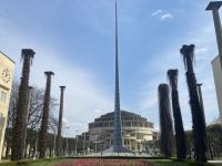 Die Nadel-fast 100 Meter hoch